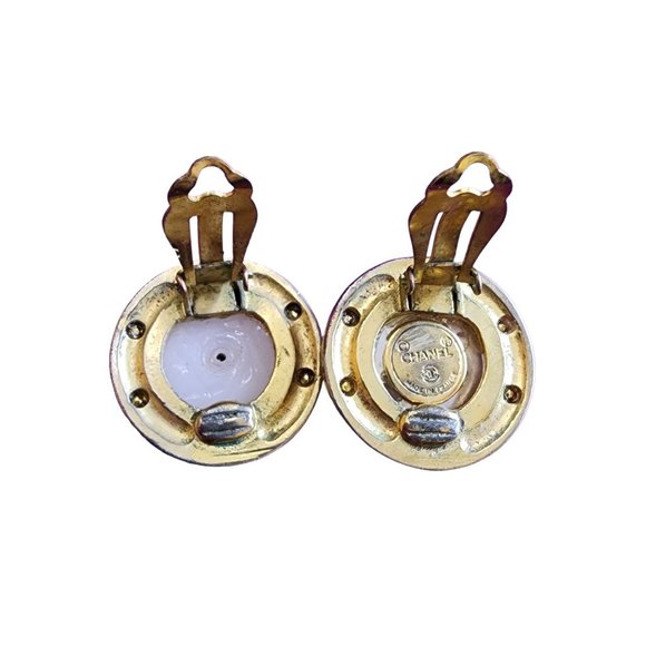 Vintage Chanel Signed Pearl Logo Clip Earrings (A1769) - Picture 6 of 8